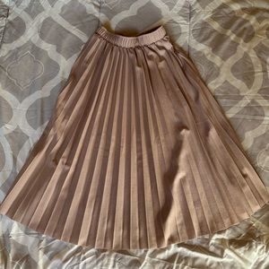 Light pink plated skirt